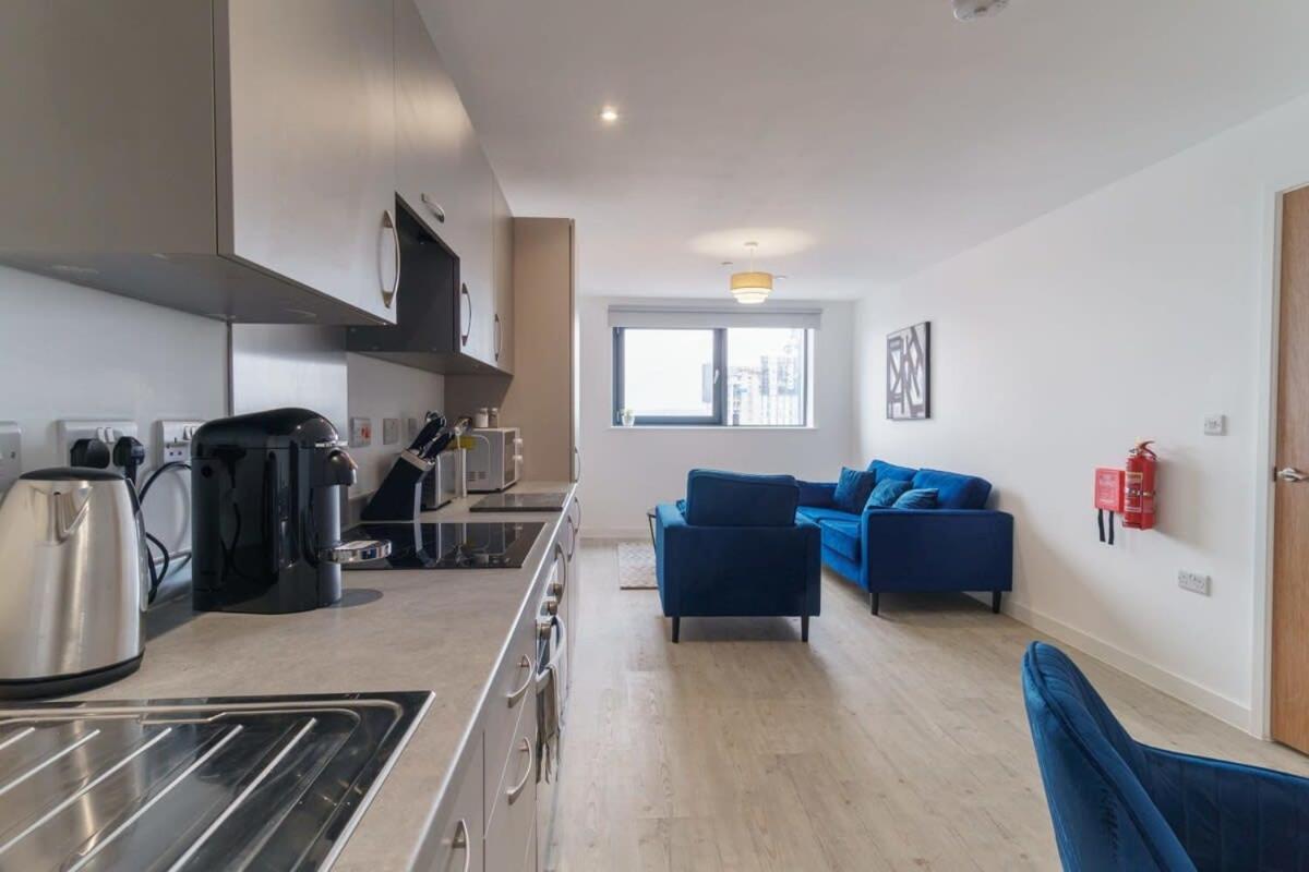 Stunning 2 Bed Apartment In Salford With Views Manchester Exteriör bild